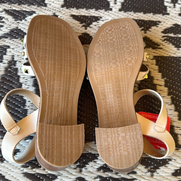 Dorking By Fluchos | Circus Stud Block Heels - Picture 7 of 9